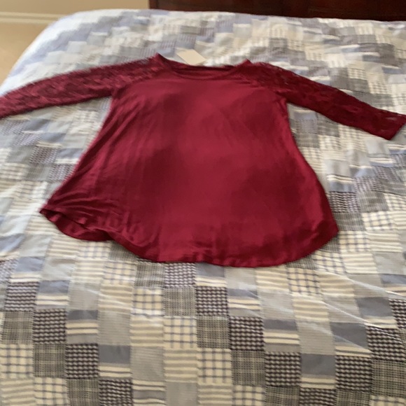 🔥🆕 MEDIUM High/Low Red Lace Tunic Top - Picture 3 of 7